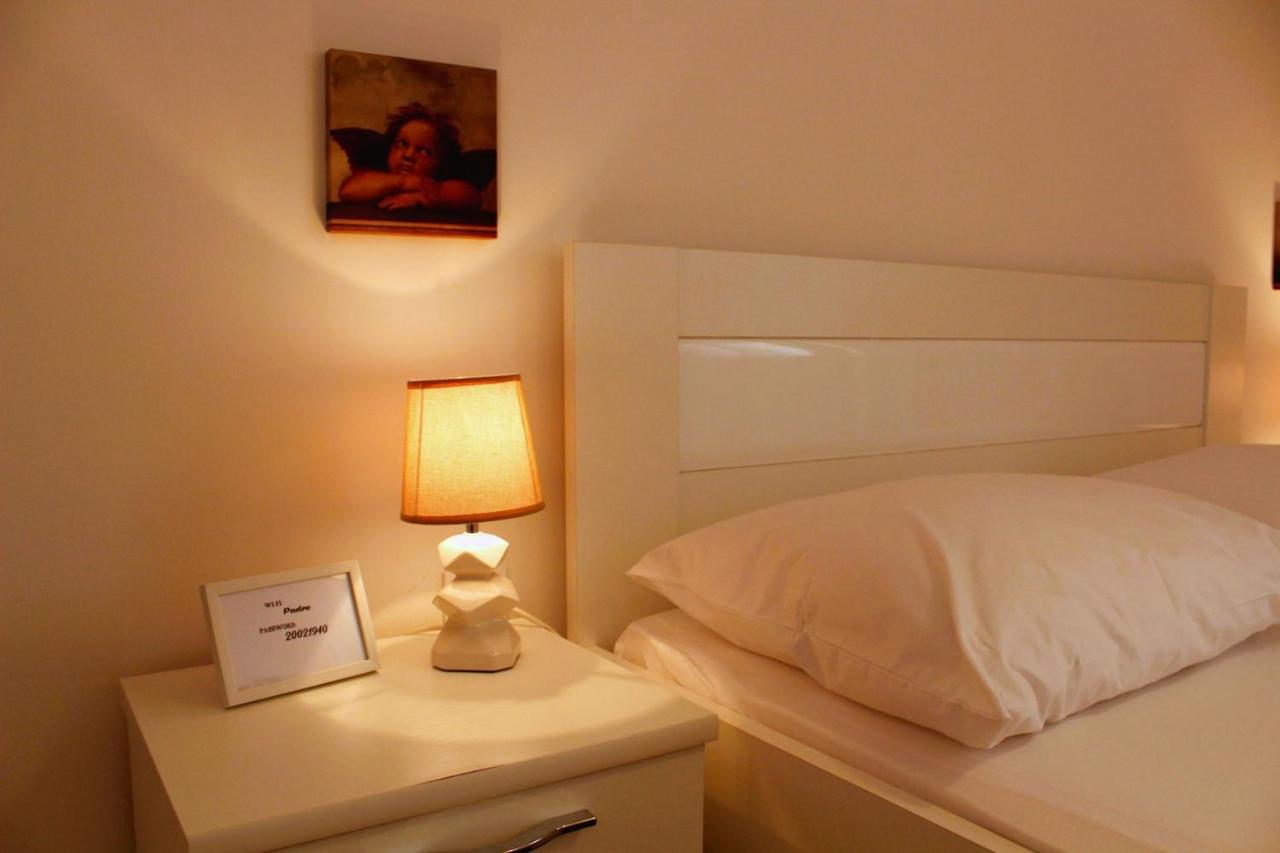 Korzo Rooms & Apartments Vis Kültér fotó