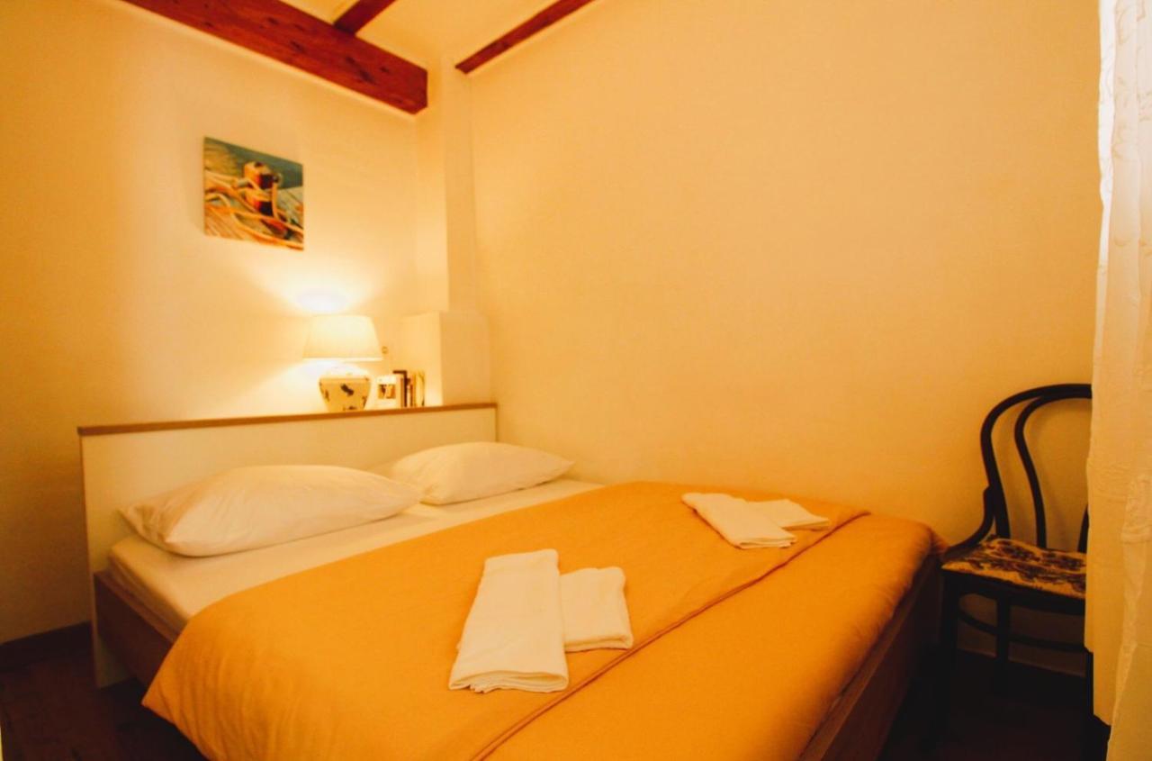 Korzo Rooms & Apartments Vis Kültér fotó