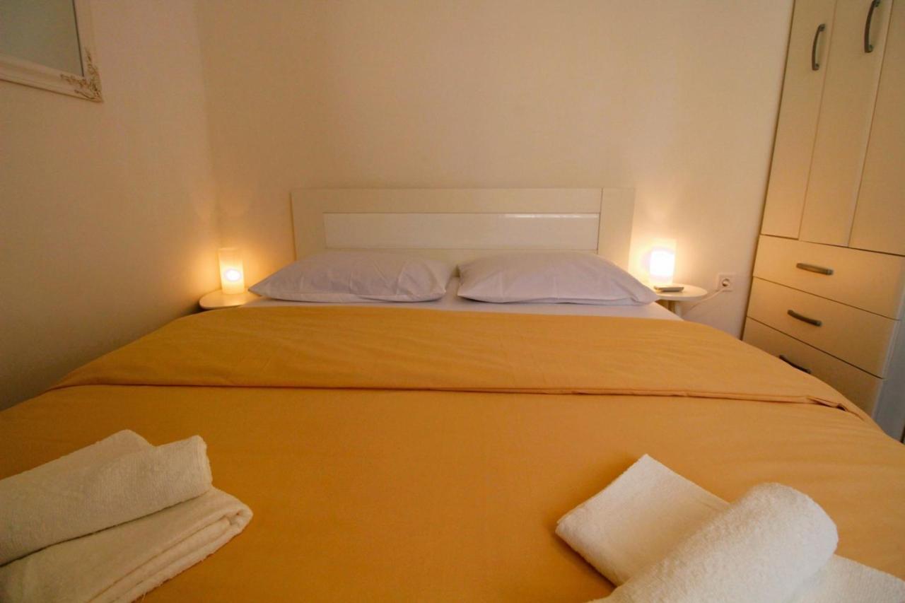Korzo Rooms & Apartments Vis Kültér fotó