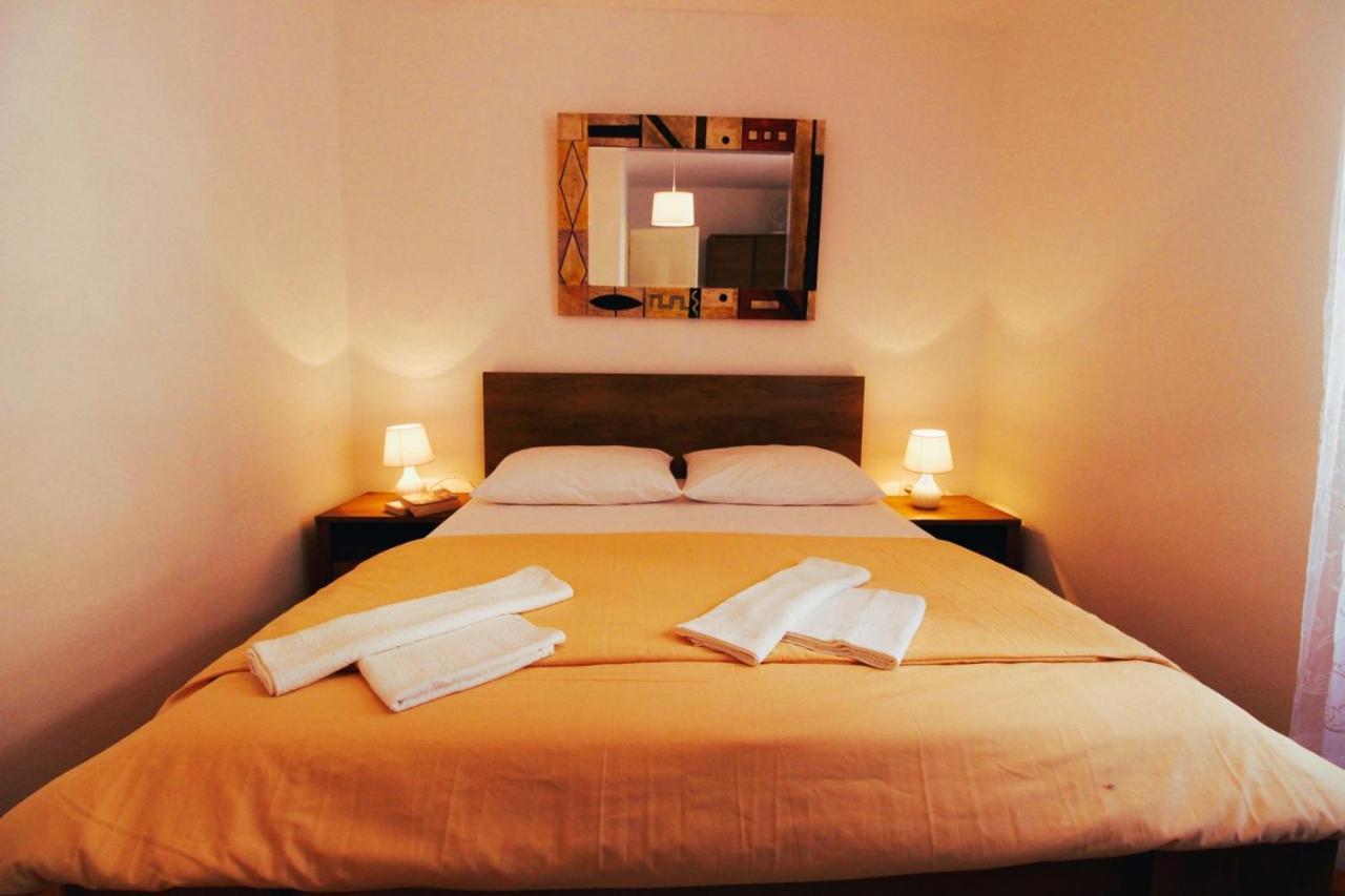 Korzo Rooms & Apartments Vis Kültér fotó