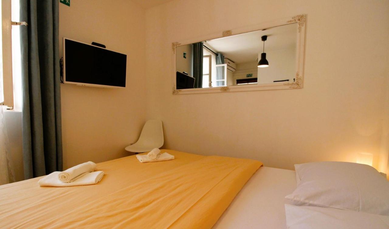 Korzo Rooms & Apartments Vis Kültér fotó