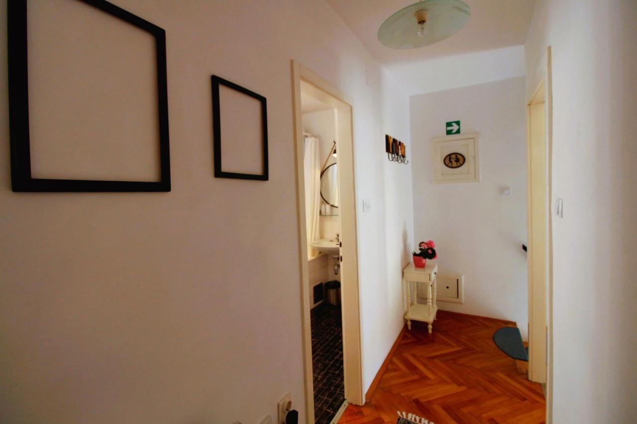 Korzo Rooms & Apartments Vis Kültér fotó
