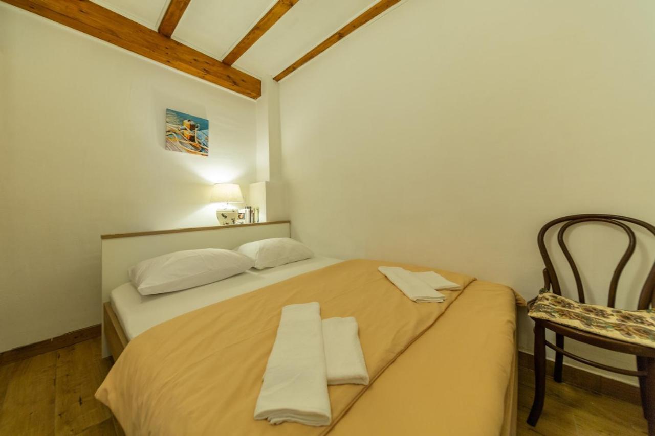 Korzo Rooms & Apartments Vis Kültér fotó