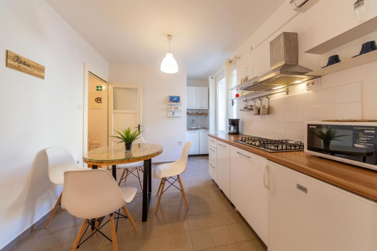 Korzo Rooms & Apartments Vis Kültér fotó