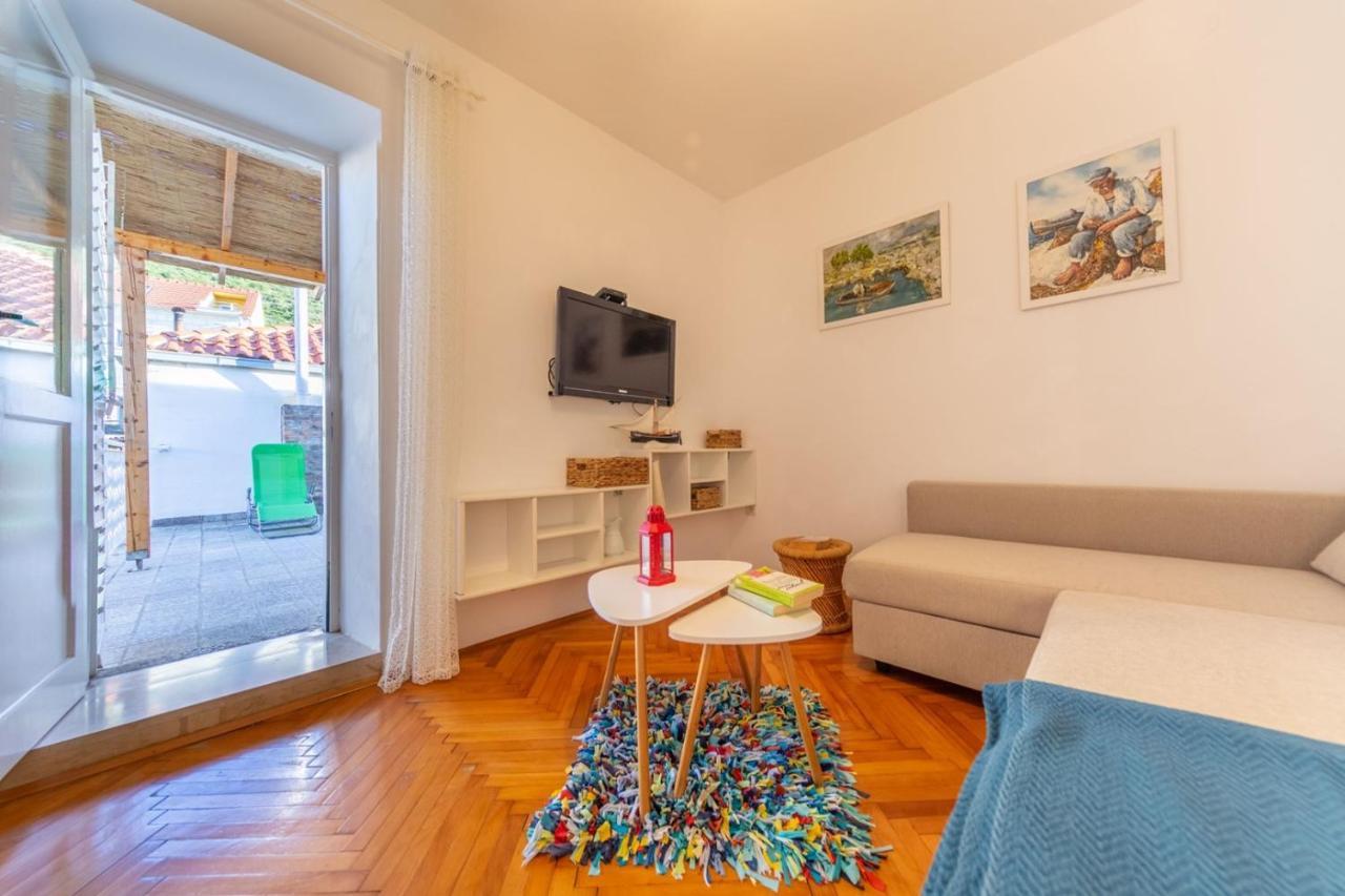 Korzo Rooms & Apartments Vis Kültér fotó